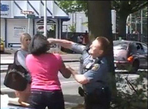 seattle-police-punches-teenage-475.jpg